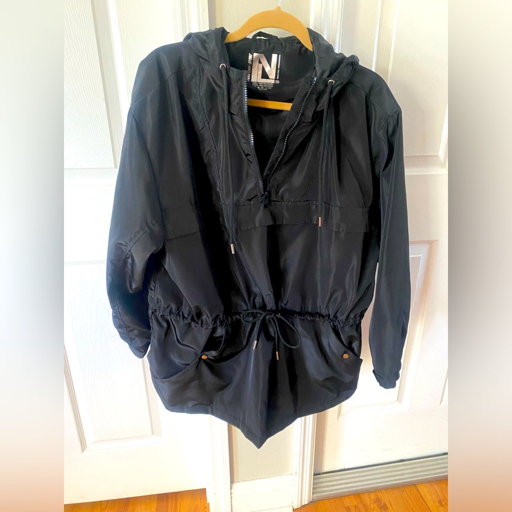 New Look Sport jacket/windbreaker. Women’s size 1X. Excellent condition.